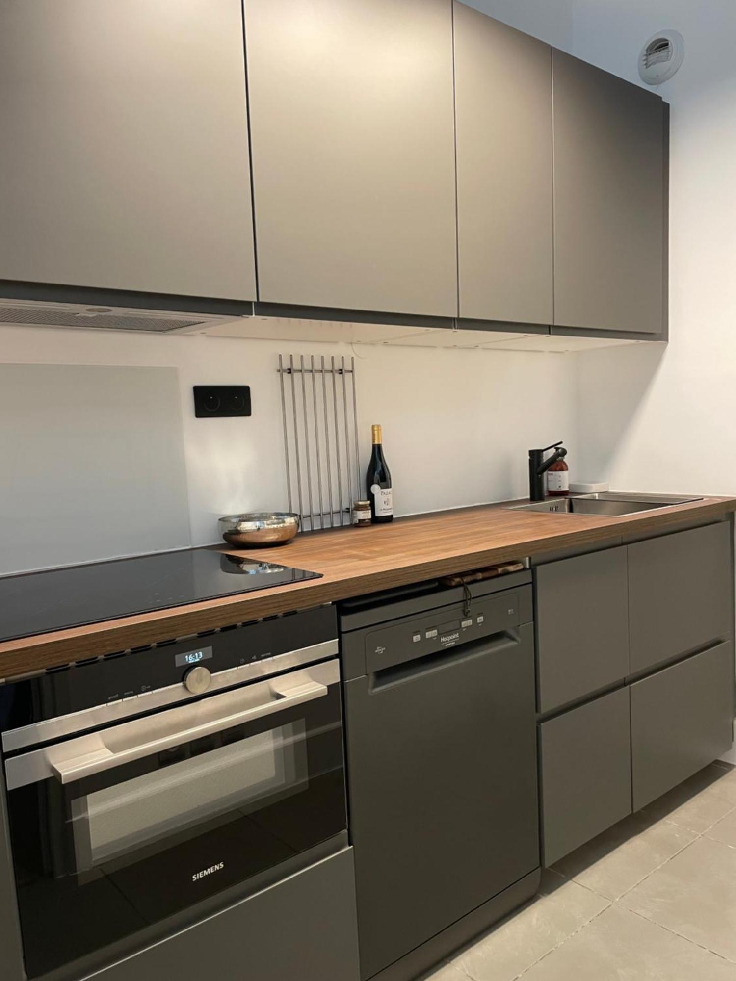 Nimes , Appartement Renove Dans Immeuble Classe. Exterior foto